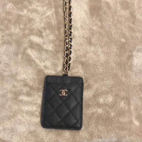 Black Quilted Card Holder - Picture 3 of 8